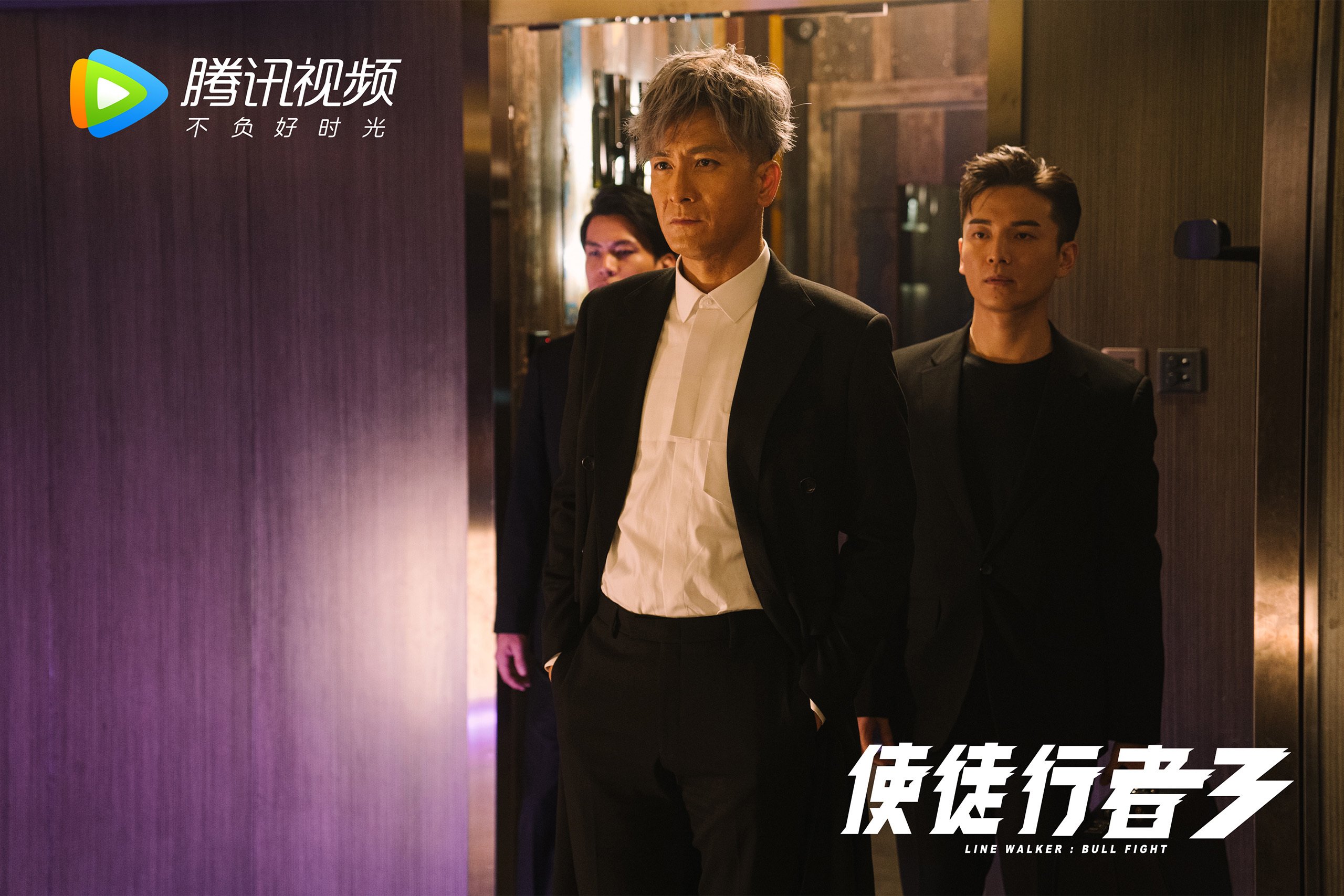 开云官方-德甲强强对话：多特在客场逼平拜仁，争冠悬念愈发激烈，德甲多特vs拜仁