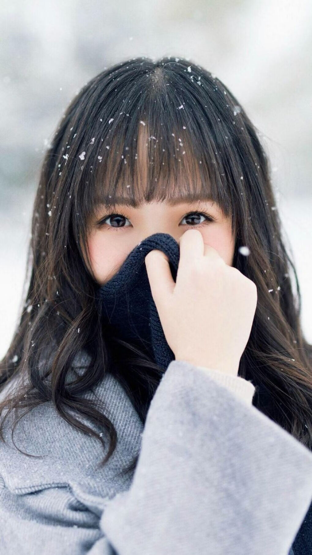 “简阳文体中心：篮球赛场的紧张氛围与激烈碰撞”