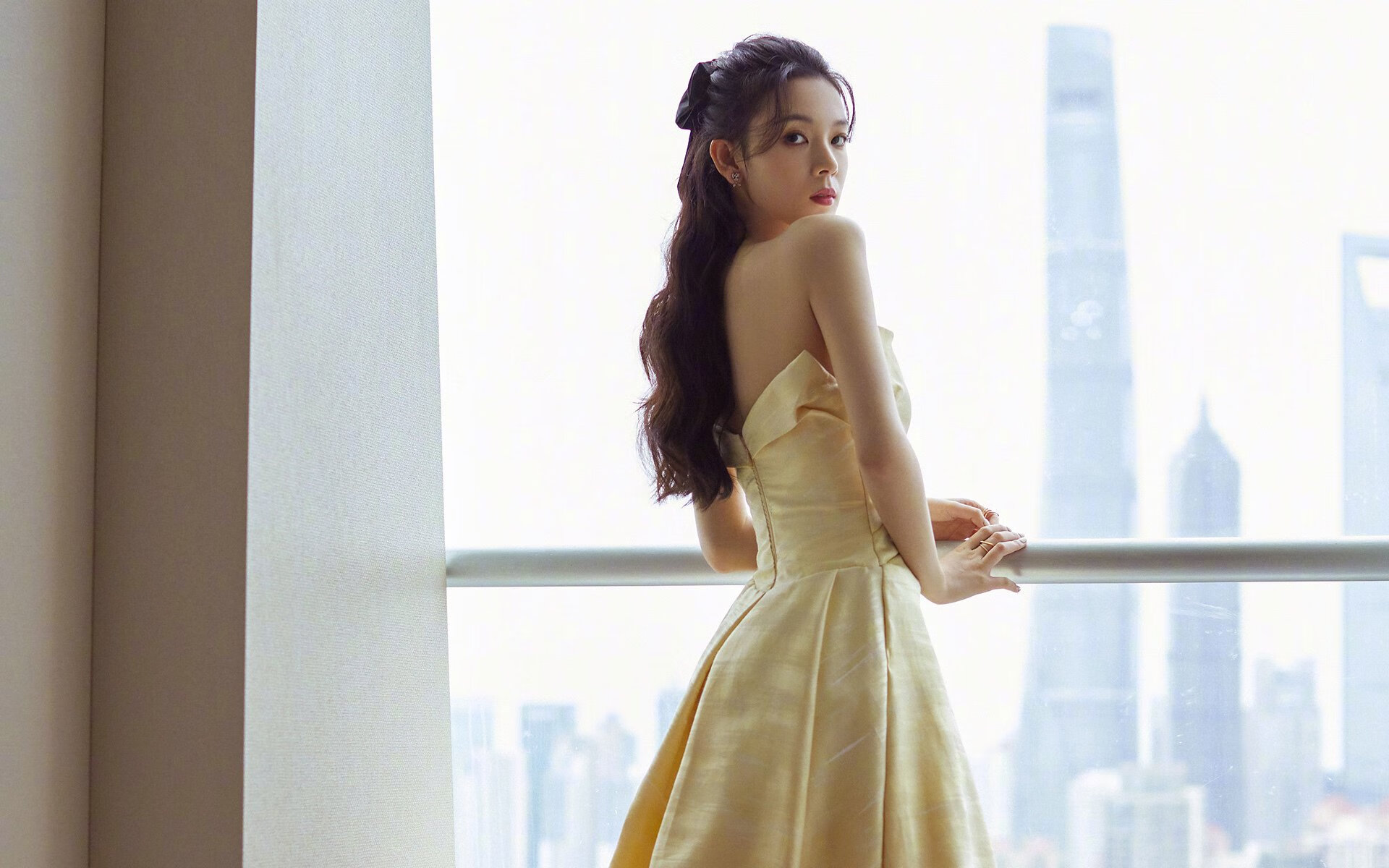 詹姆斯·奥康纳在比赛中的冷静指挥，确保袋鼠队稳占上风，詹姆斯康纳 高线公园