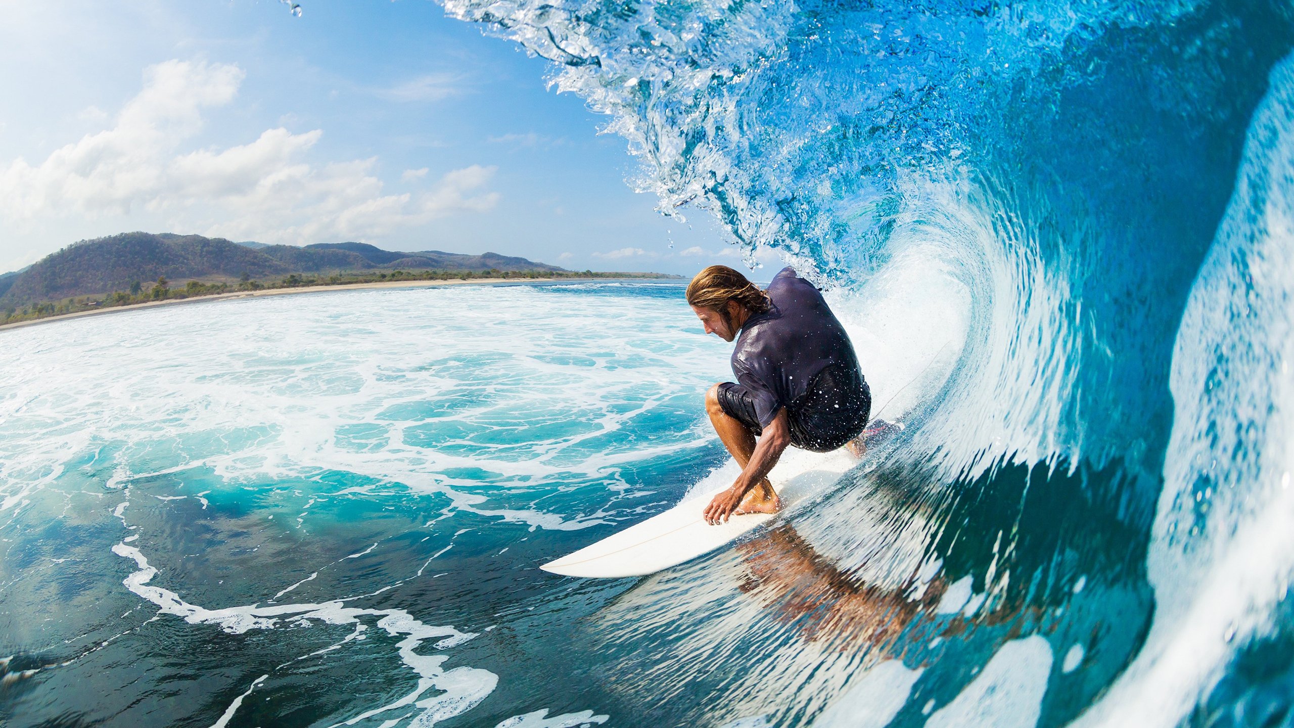 开云平台-VR电竞新玩法引领未来,沉浸式体验震撼来袭,电竞主机vr游戏平台